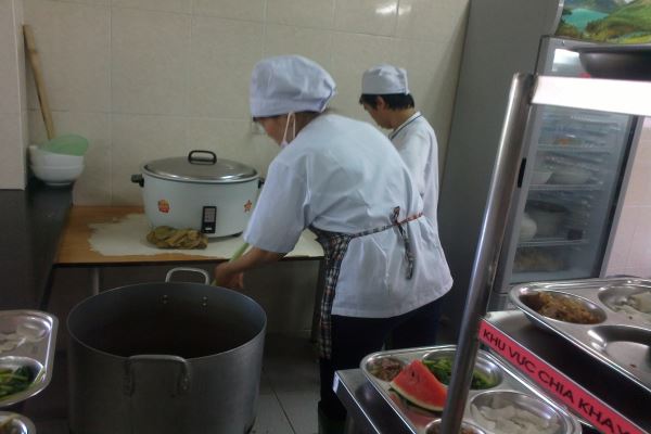 Dịch vụ nấu ăn - Suất Ăn Công Nghiệp Nhật Anh - Công Ty TNHH Thương Mại Và Dịch Vụ Xuất Nhập Khẩu Nhật Anh